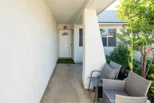 309 Calle Montecito, Oceanside, CA 92057