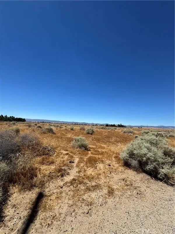 84 B 8 Stw, Lancaster, CA 93536