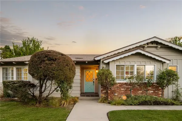 23642 Oxnard, Woodland Hills, CA 91367
