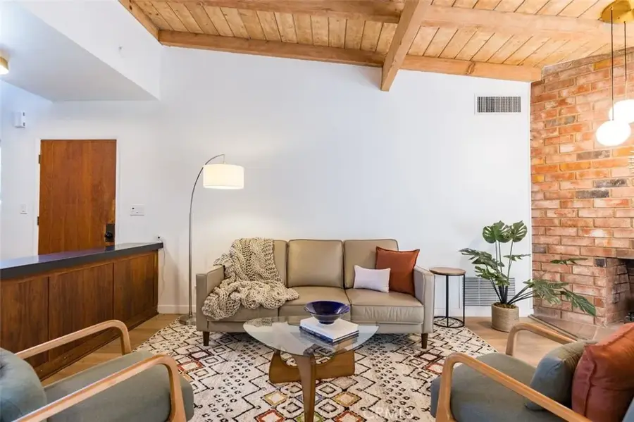 5724 Wish Avenue, Los Angeles, CA 91316 - #3