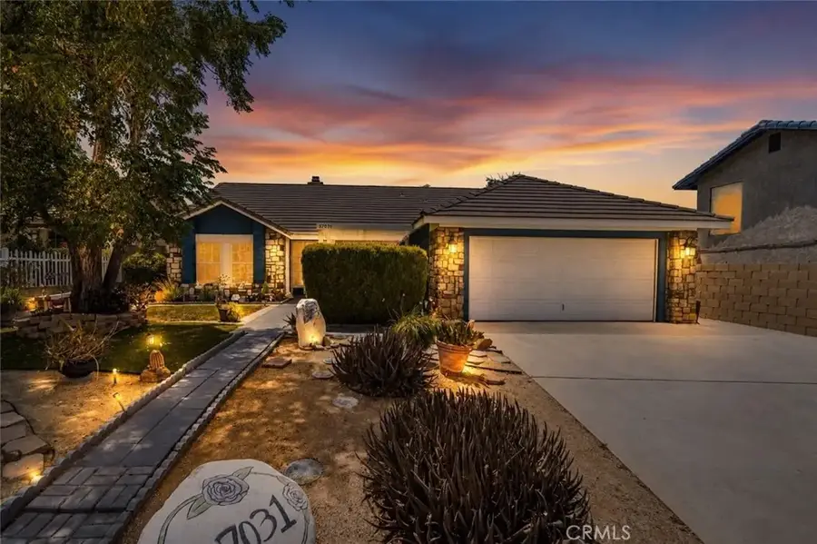 37031 La Contempo, Palmdale, CA 93550 - #2