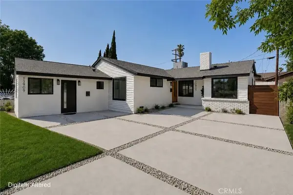 13907 Wyandotte Street, Van Nuys, CA 91405