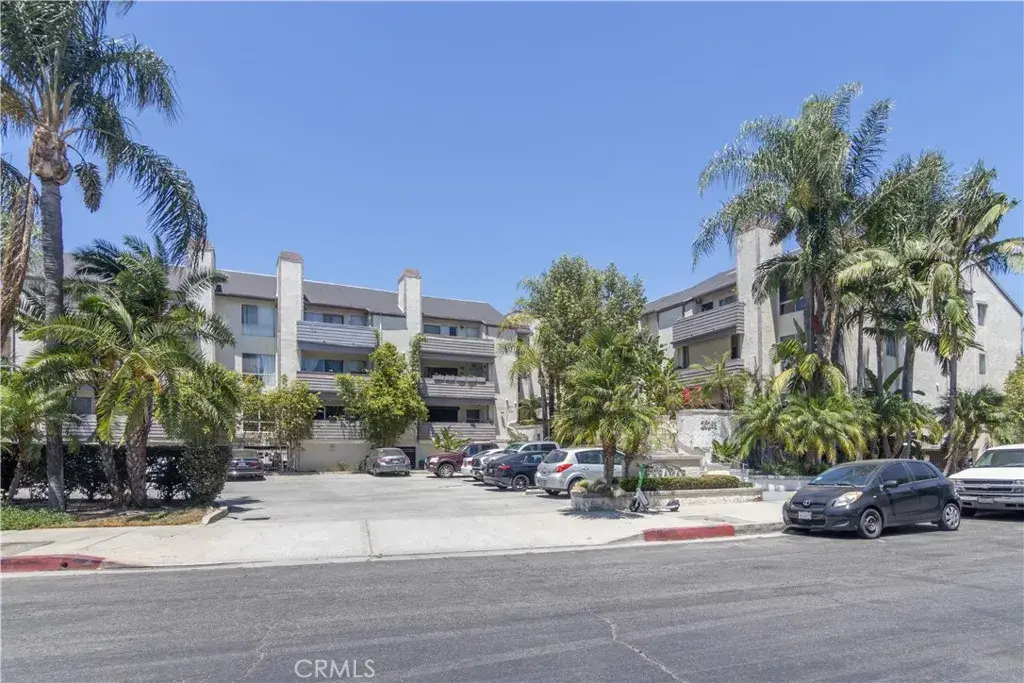 20253 Keswick Street #318, Winnetka, CA 91306 - #1