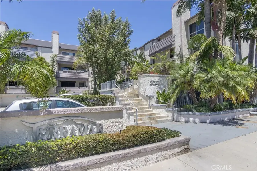 20253 Keswick Street #318, Winnetka, CA 91306 - #2