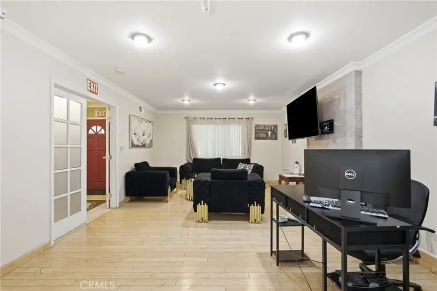 7803 Allott, Van Nuys, CA 91402 - #3