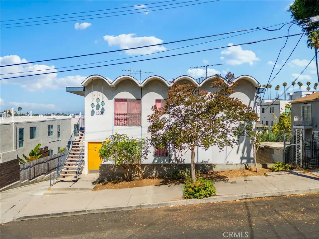 1331 Sutherland, Los Angeles, CA 90026 - #1
