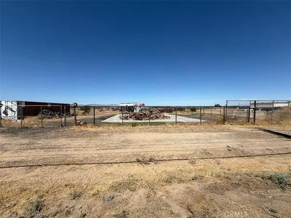 37000 90th East, Sun Village, CA 93543