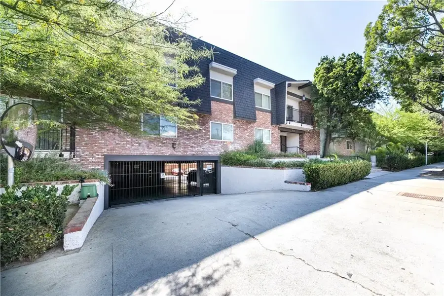 5252 Coldwater Canyon #202, Sherman Oaks, CA 91401 - #2