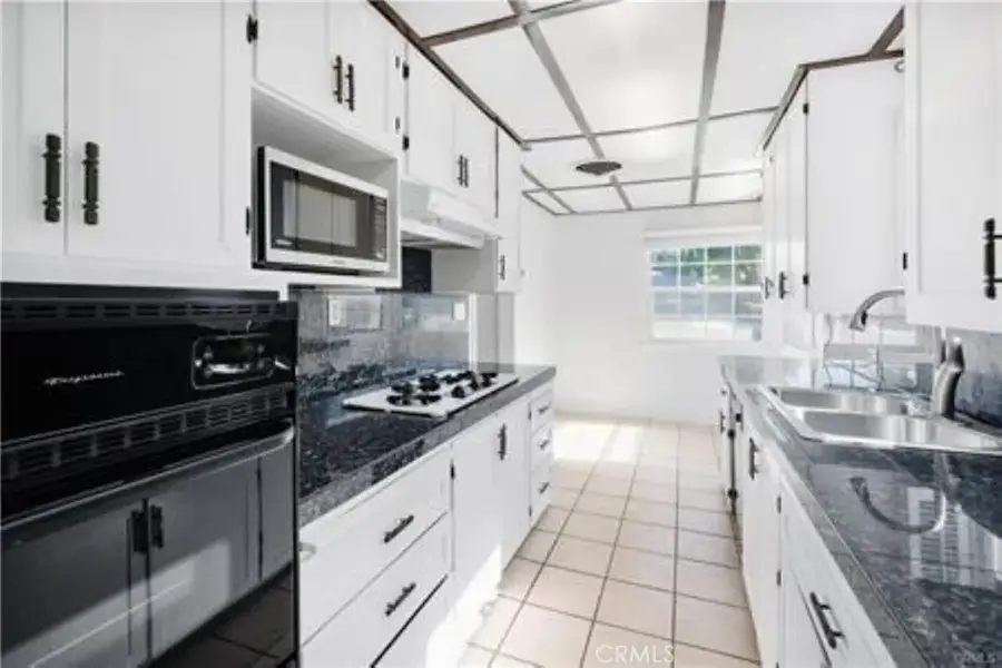 15235 La Maida, Sherman Oaks, CA 91403 - #2