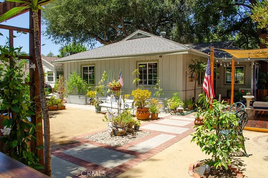 21209 Dumetz Road, Woodland Hills, CA 91364 - #3