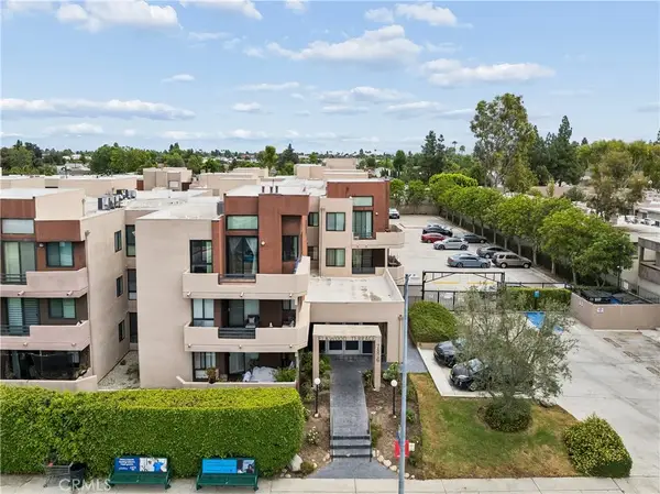 7826 Topanga Canyon #220, Canoga Park, CA 91304