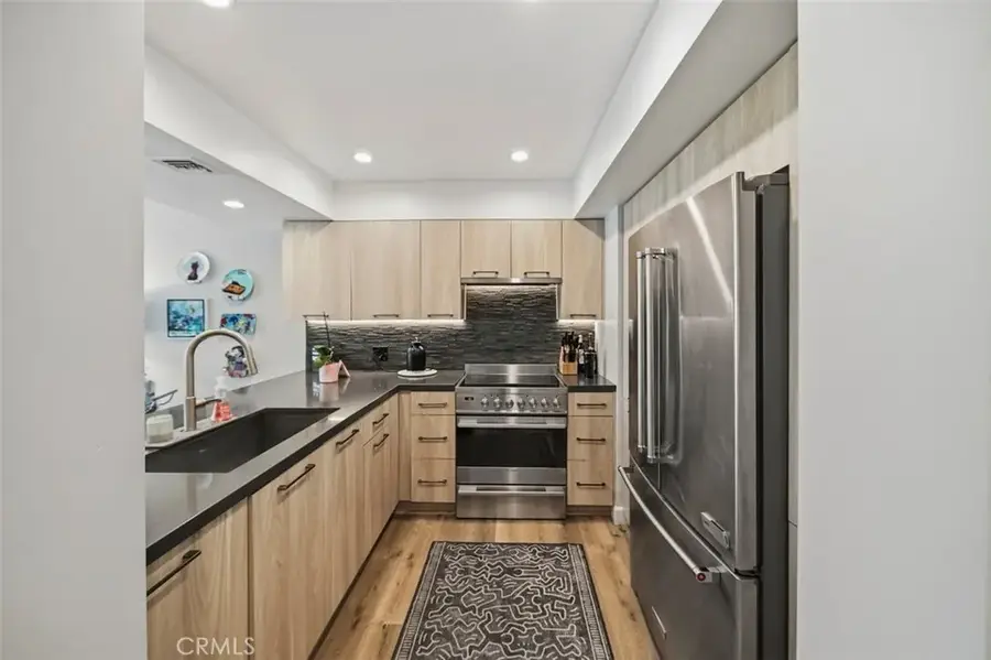 7135 Hollywood Boulevard #405, West Hollywood, CA 90046 - #3