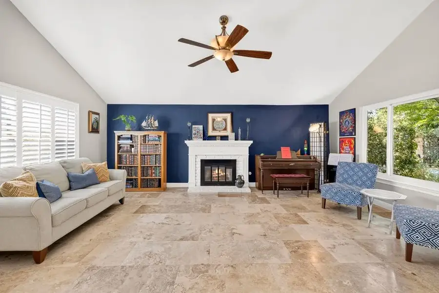 27730 Sutters Pointe, Saugus, CA 91350 - #3