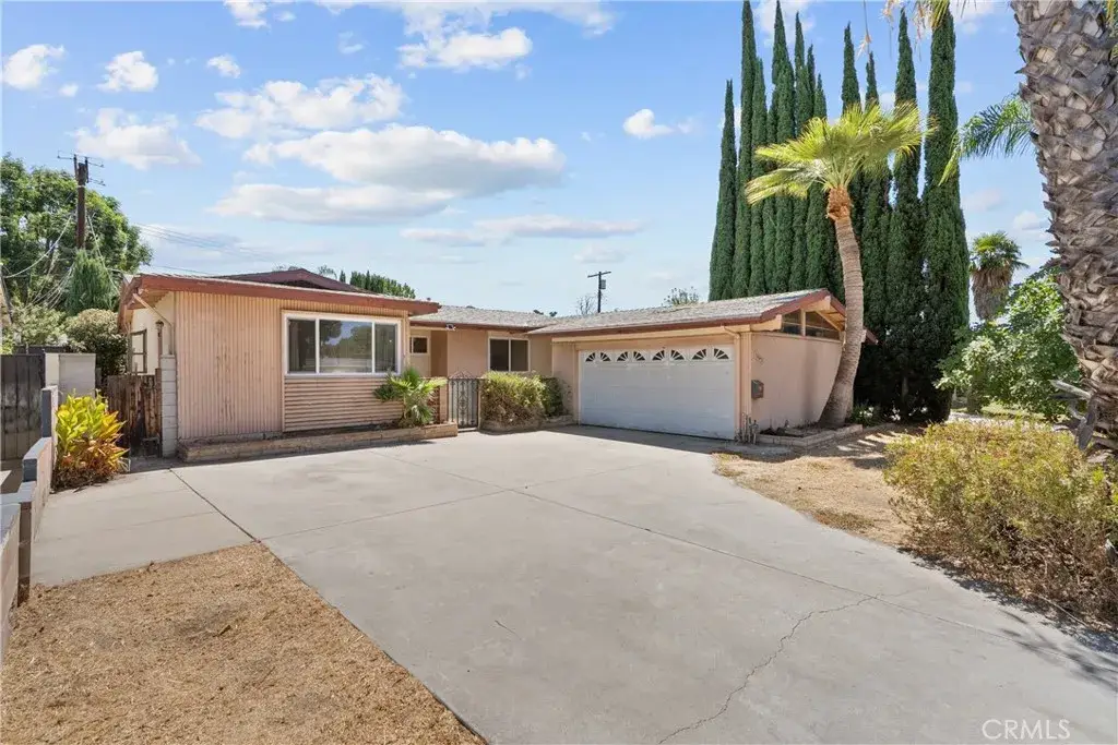 10048 Swinton Avenue, North Hills, CA 91343 - #1