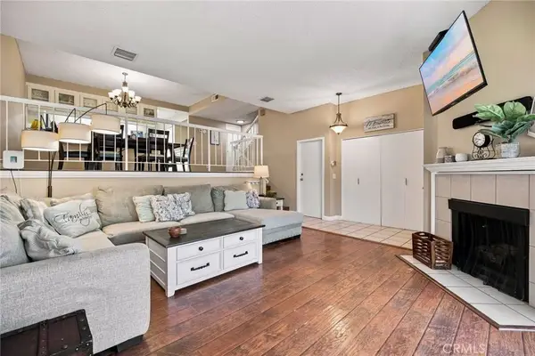 18360 Collins Street #L, Tarzana, CA 91356