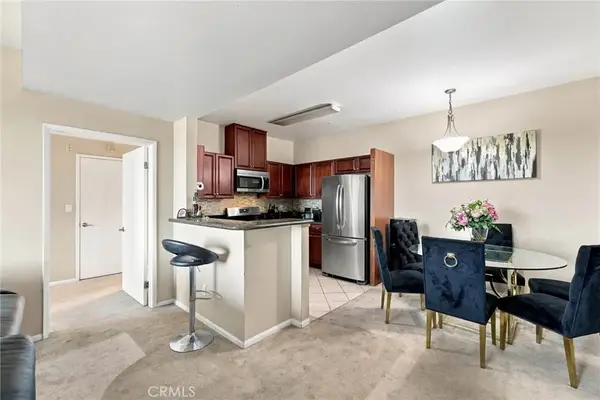 13941 Sherman Way #407, Van Nuys, CA 91405