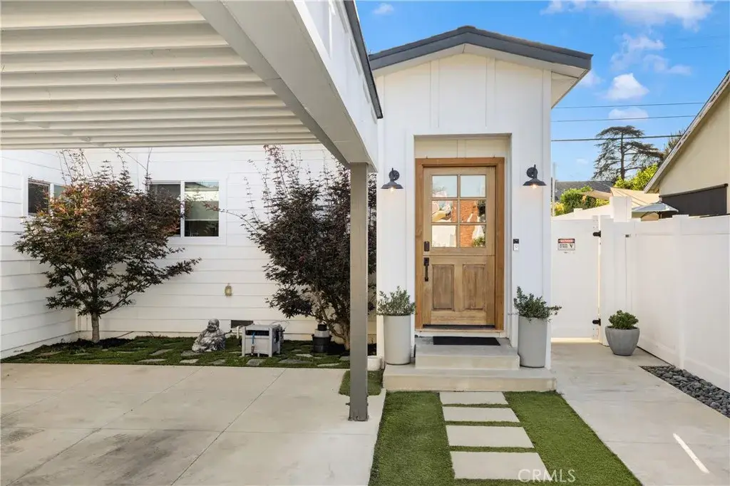 7247 Genesta, Lake Balboa, CA 91406 - #1