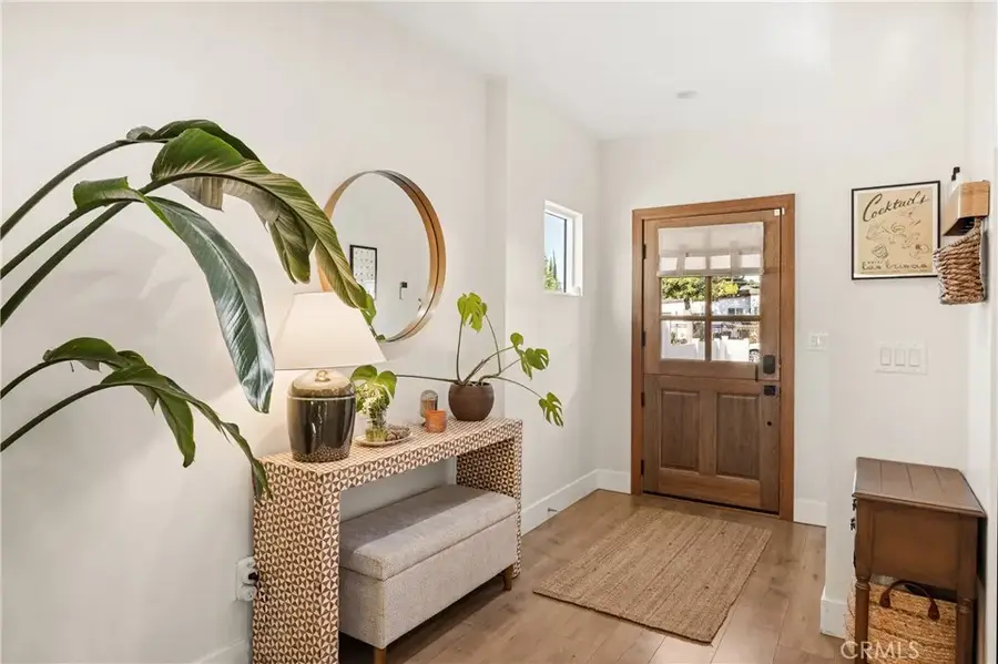 7247 Genesta, Lake Balboa, CA 91406 - #3