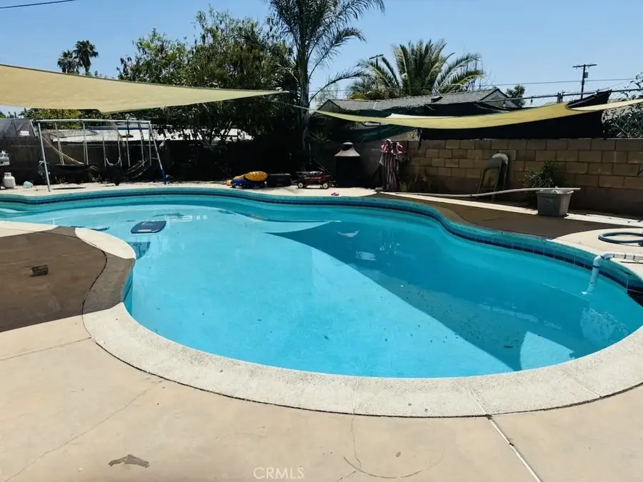 11619 Borden, Pacoima, CA 91331 - #2