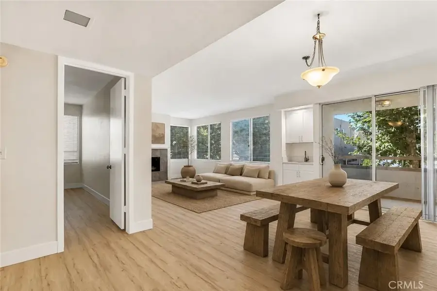 14530 Benefit Street #102, Sherman Oaks, CA 91403 - #2