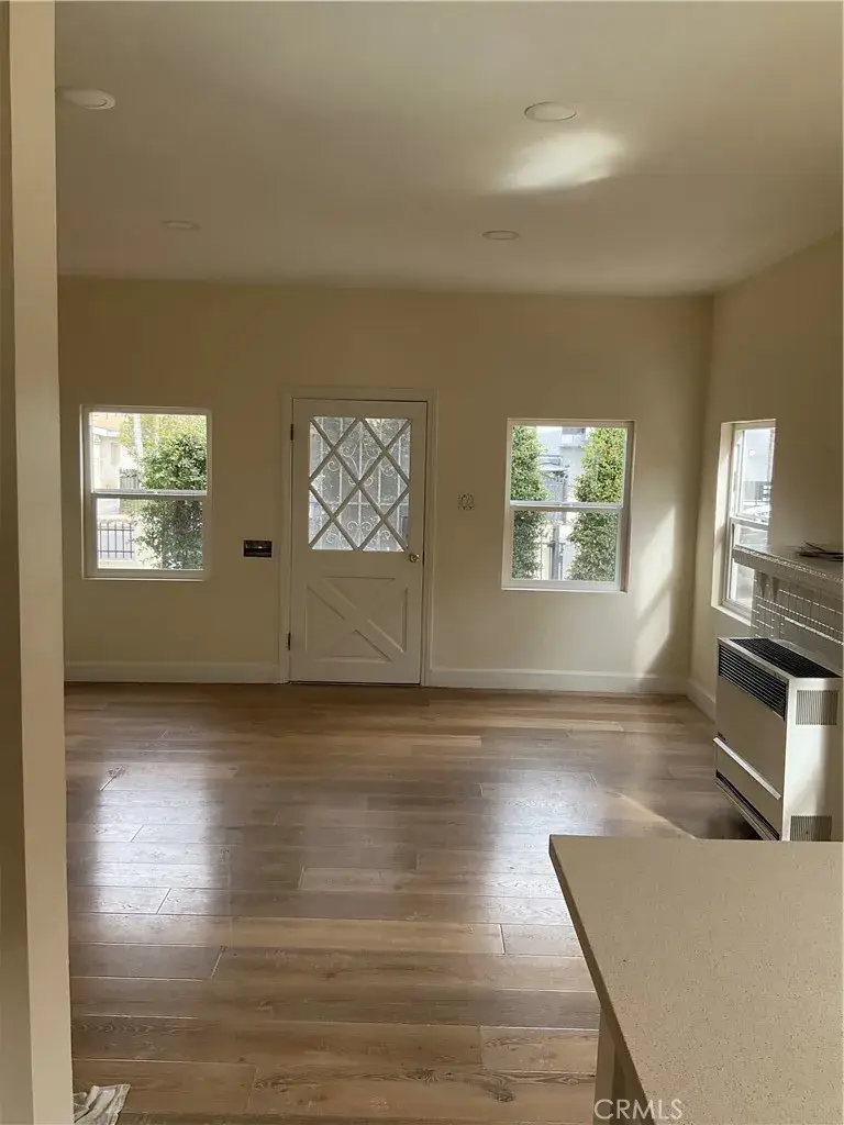 620 W 41st, Los Angeles, CA 90037 - #2