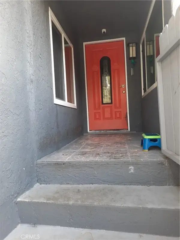 2066 El Moran Street East, Los Angeles, CA 90039