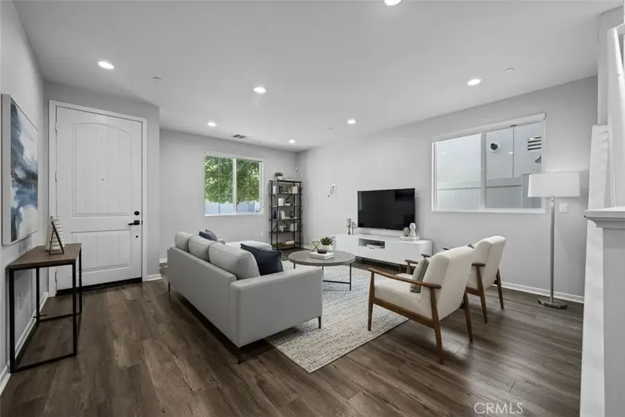 15607 W Lilli Way, Van Nuys, CA 91406 - #2