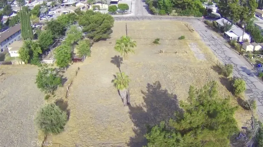 25237 Bessant St, San Bernardino, CA 92404 - #3