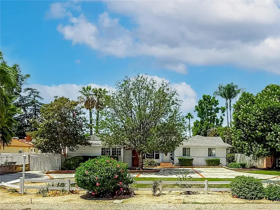 8809 Oak Park Avenue, Northridge, CA 91325 - #2