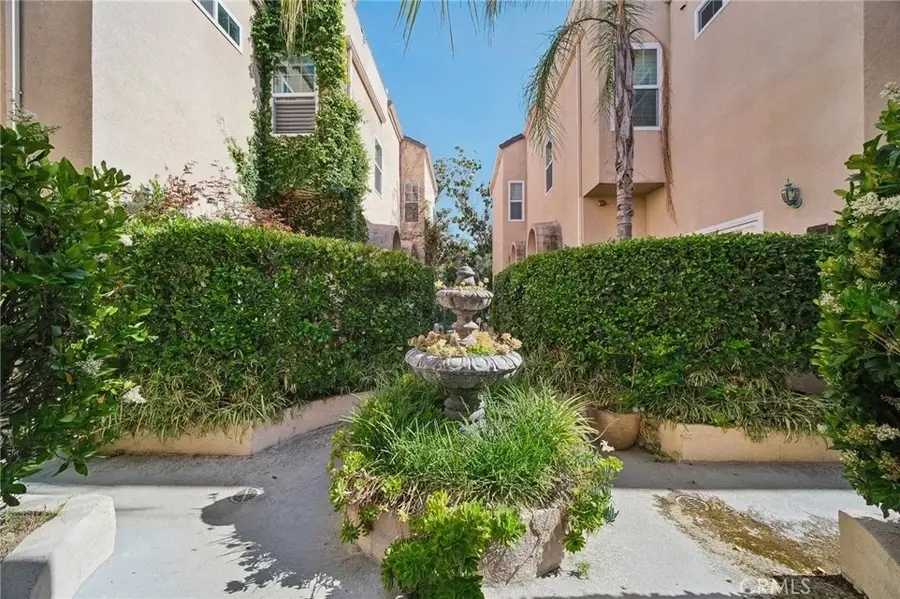 10659 Bloomfield Street, Toluca Lake, CA 91602 - #3