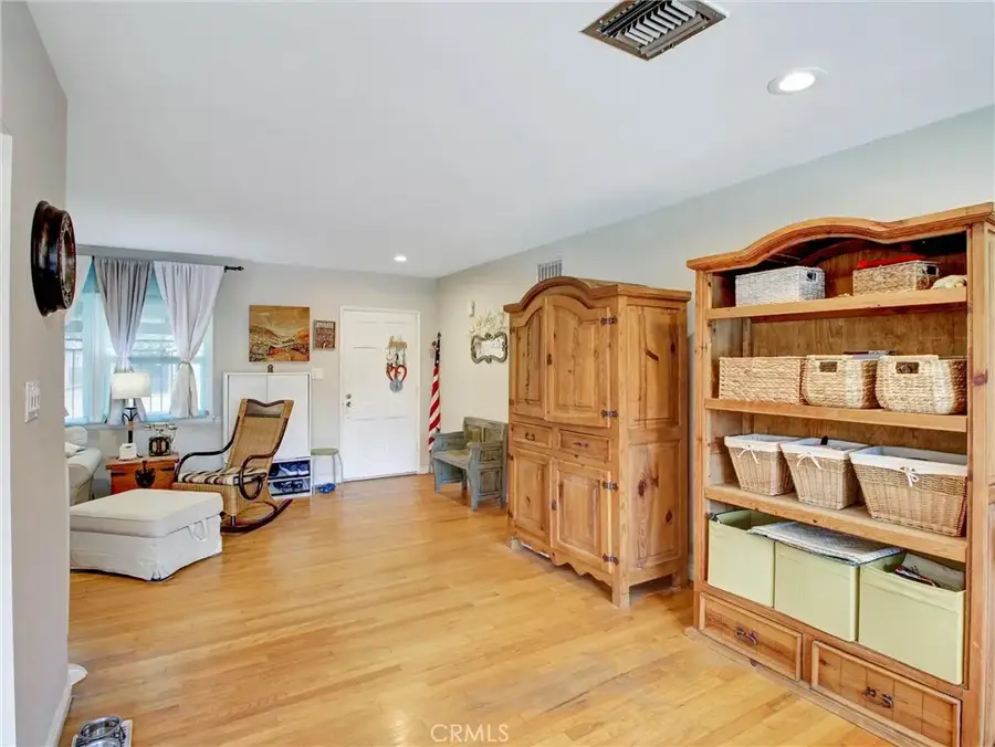 5505 Clybourn Avenue, North Hollywood, CA 91601 - #2
