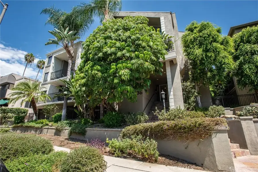 4536 Colbath Avenue #102, Sherman Oaks, CA 91423 - #3