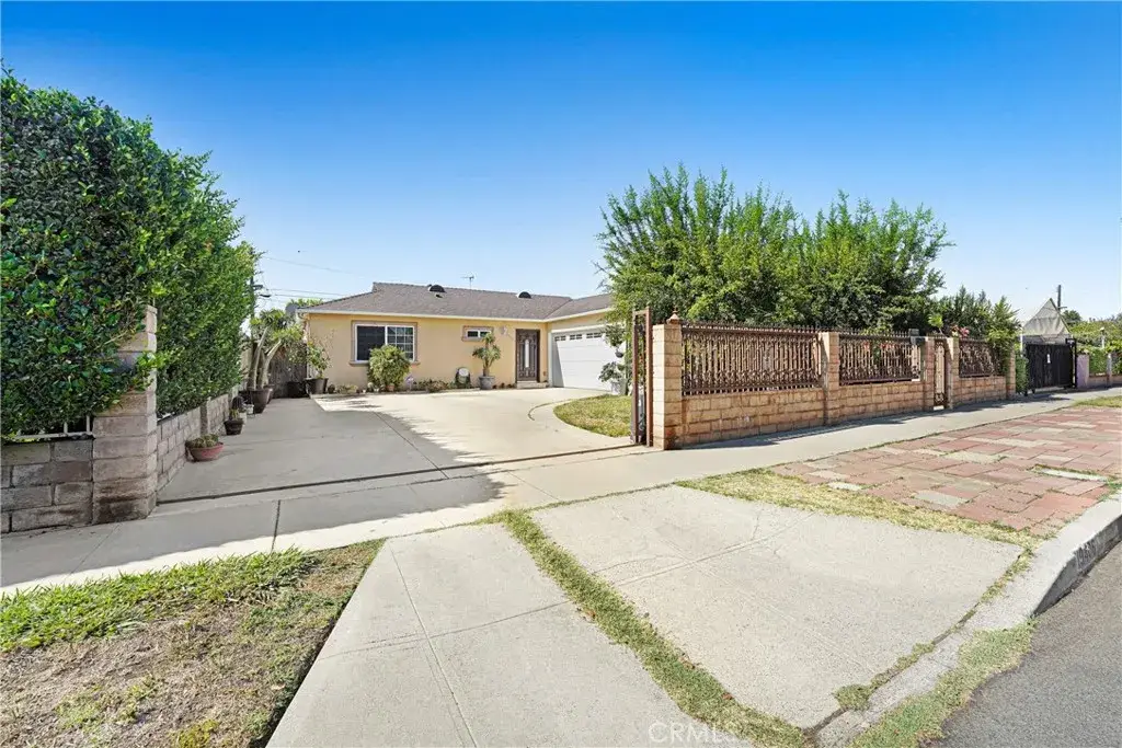 19406 Enadia Way, Reseda, CA 91335 - #1