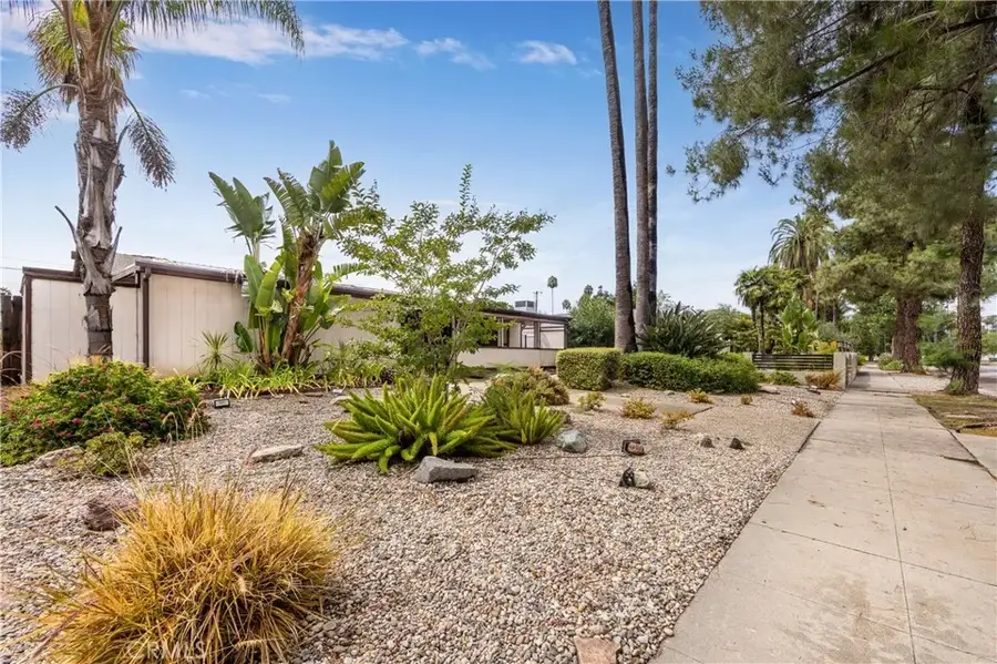 19760 Victory, Woodland Hills, CA 91367 - #2