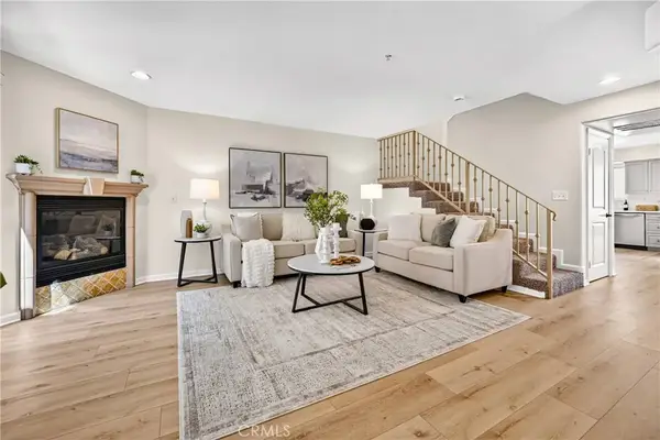 6446 Woodley Avenue #3, Lake Balboa, CA 91406