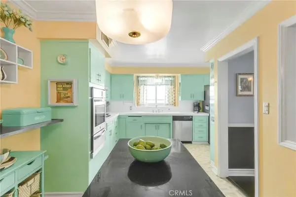 1812 W Riverside, Burbank, CA 91506