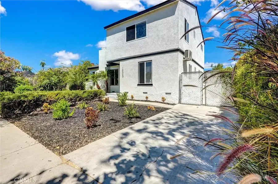 19549 Schoolcraft, Reseda, CA 91335 - #3