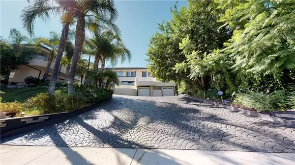 22500 N Summit Ridge, Chatsworth, CA 91311
