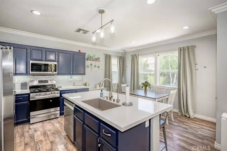 28315 Maitland, Saugus, CA 91350 - #3