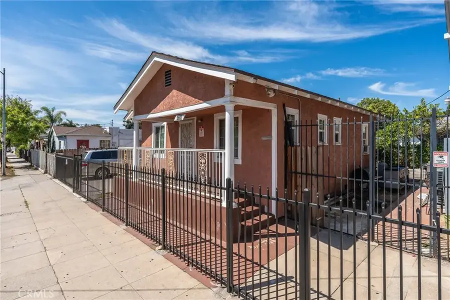 4255 Menlo, Los Angeles, CA 90037 - #2
