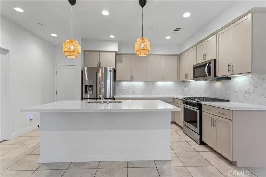 1821 Poppy Drive #5, Simi Valley, CA 93065 - #1
