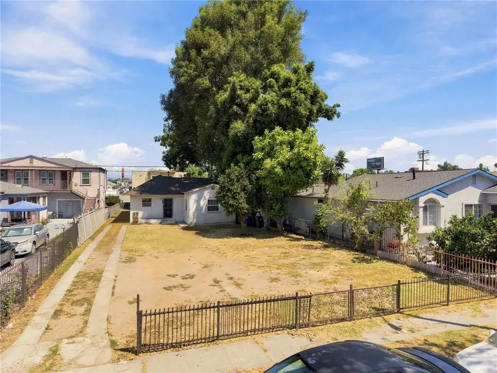 717 W 73rd, Los Angeles, CA 90044 - #1