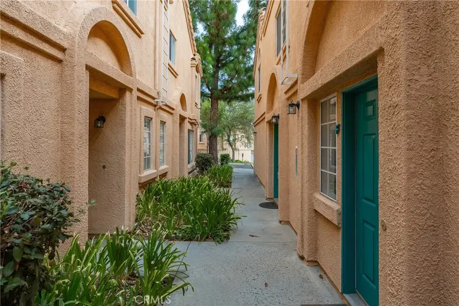 18852 Vista Del Canon #F, Newhall, CA 91321 - #2