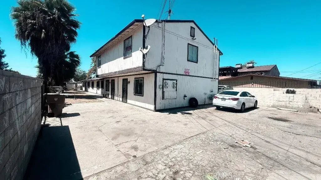 237 Dr Martin Luther King Jr, Bakersfield, CA 93307 - #1