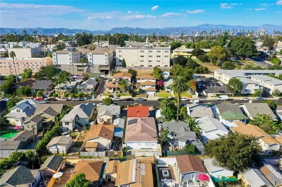 3204 W 27th St, Los Angeles, CA 90018 - #3