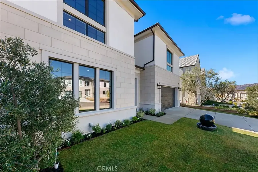 20500 Edgewood Court, Chatsworth, CA 91311 - #2