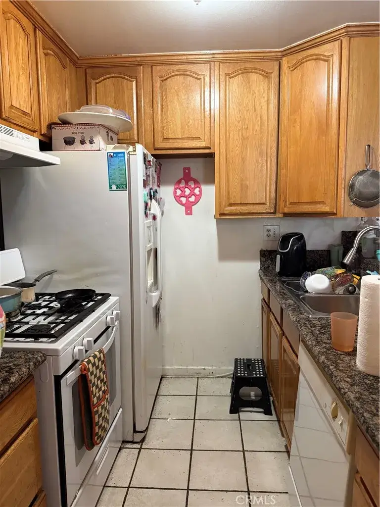 8601 International Avenue #259, Canoga Park, CA 91304 - #2