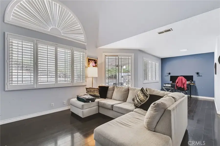 28454 Evergreen, Saugus, CA 91390 - #2