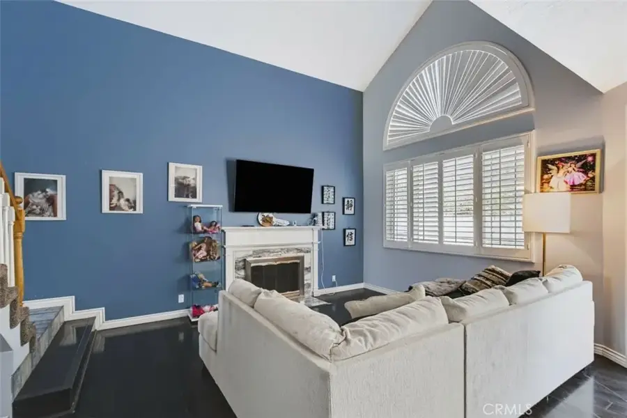 28454 Evergreen, Saugus, CA 91390 - #3