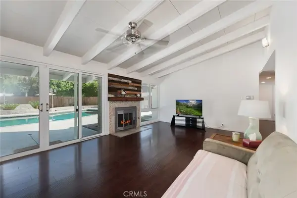 19843 Delano, Woodland Hills, CA 91367